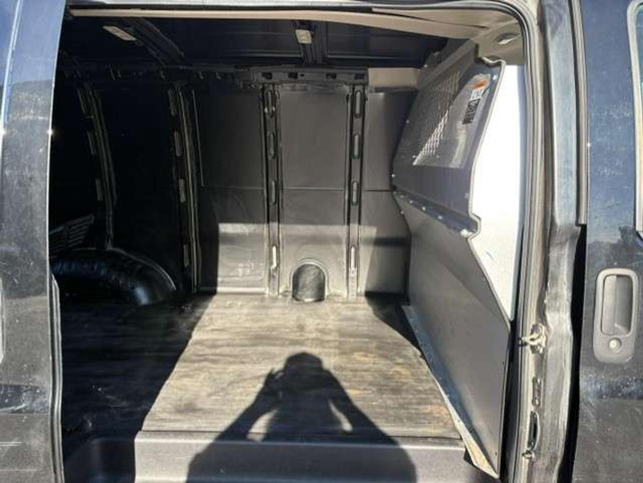 2017 Chevrolet Express 2500 ONLY 53,000KM-1 OWNER-NO ACCIDENTS-LADDER RACKS Photo