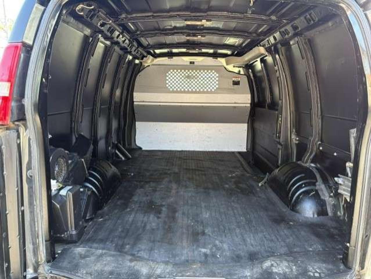 2017 Chevrolet Express 2500 ONLY 53,000KM-1 OWNER-NO ACCIDENTS-LADDER RACKS Photo