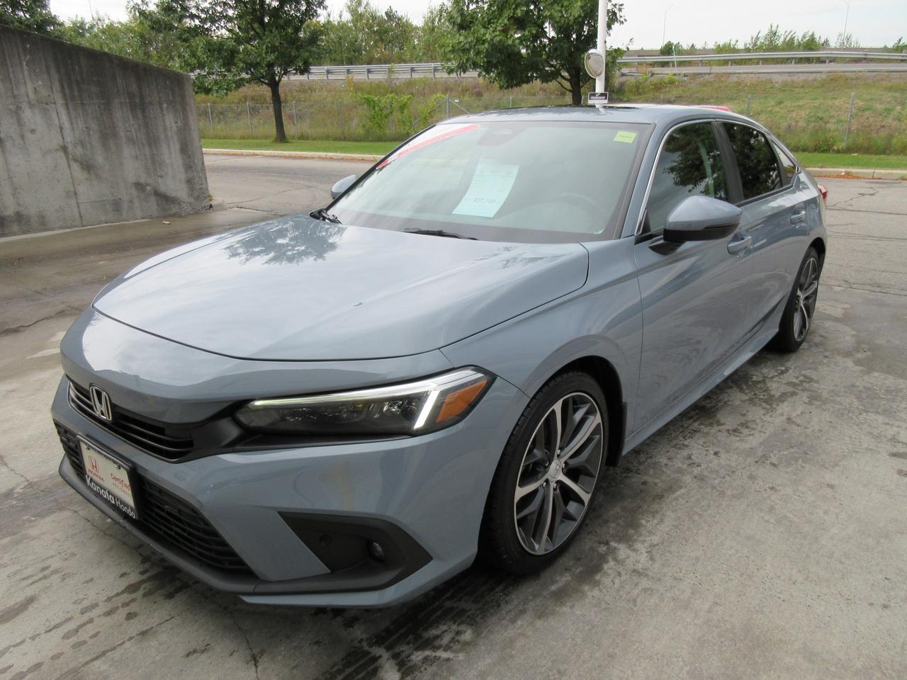 2023 Honda Civic Touring 4dr Sedan Photo