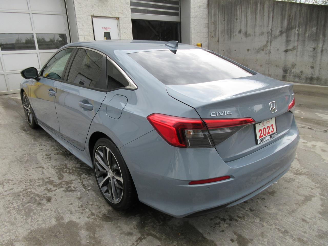 2023 Honda Civic Touring 4dr Sedan Photo