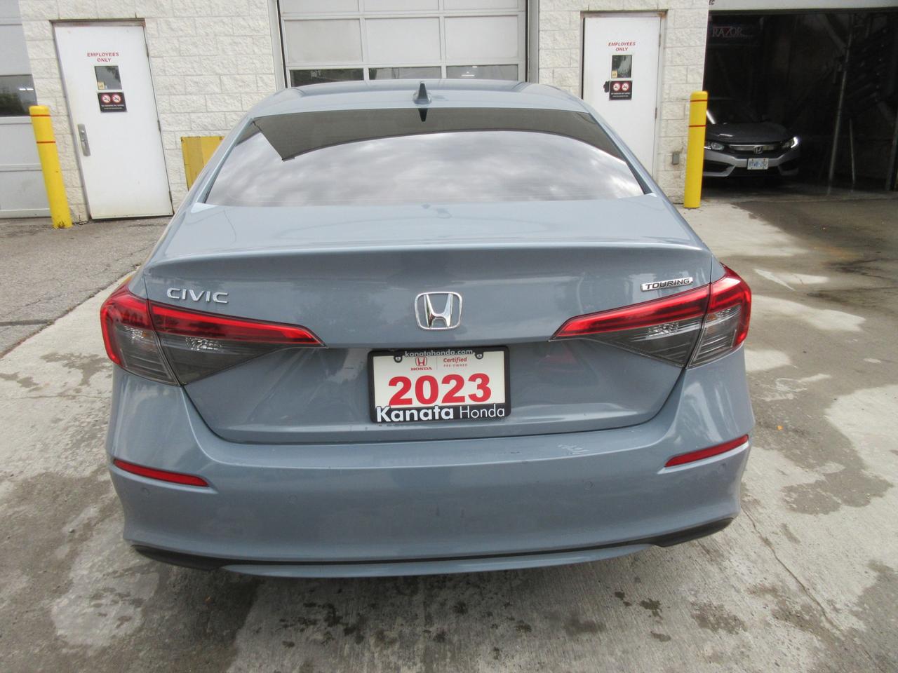 2023 Honda Civic Touring 4dr Sedan Photo