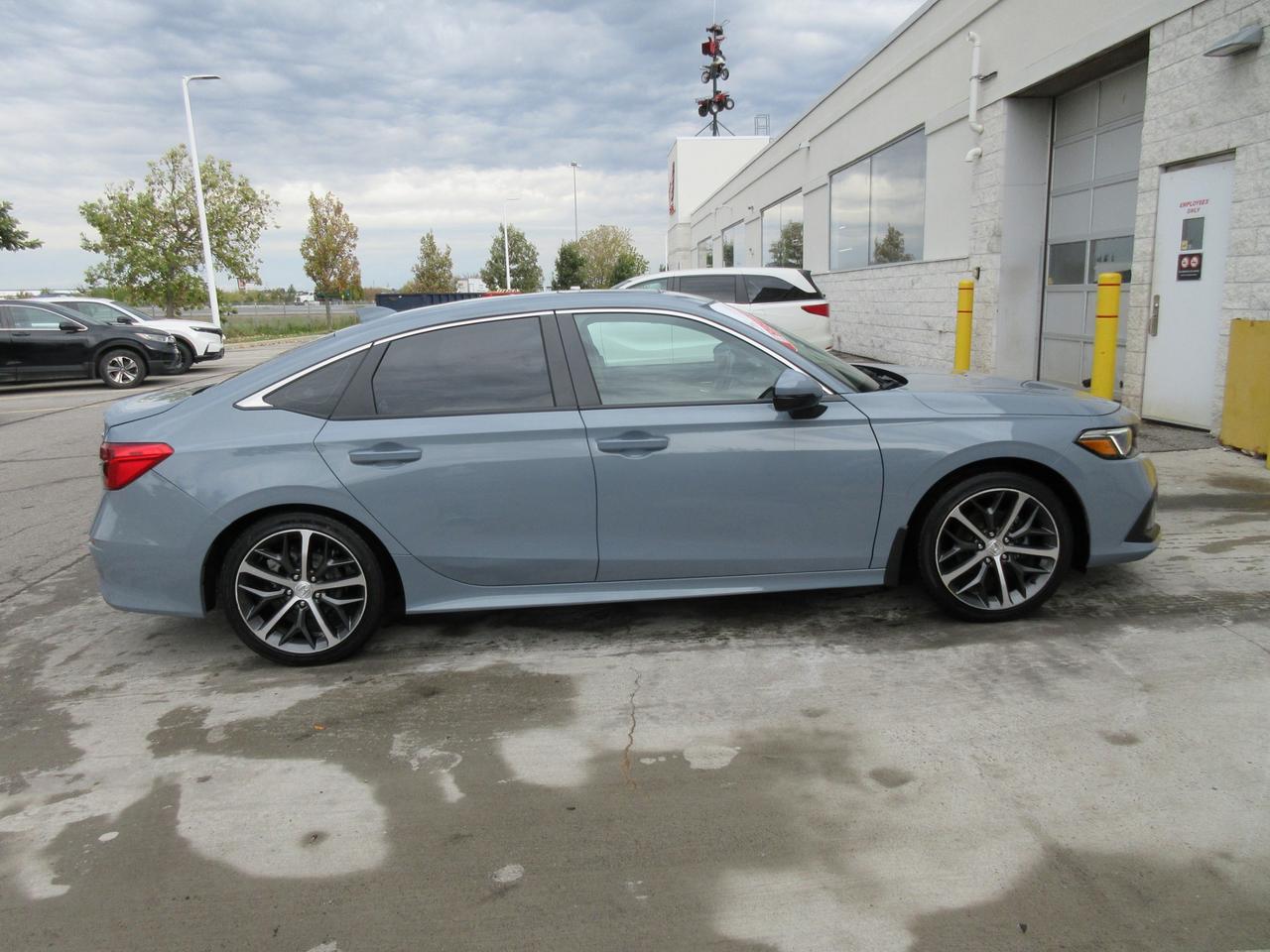 2023 Honda Civic Touring 4dr Sedan Photo