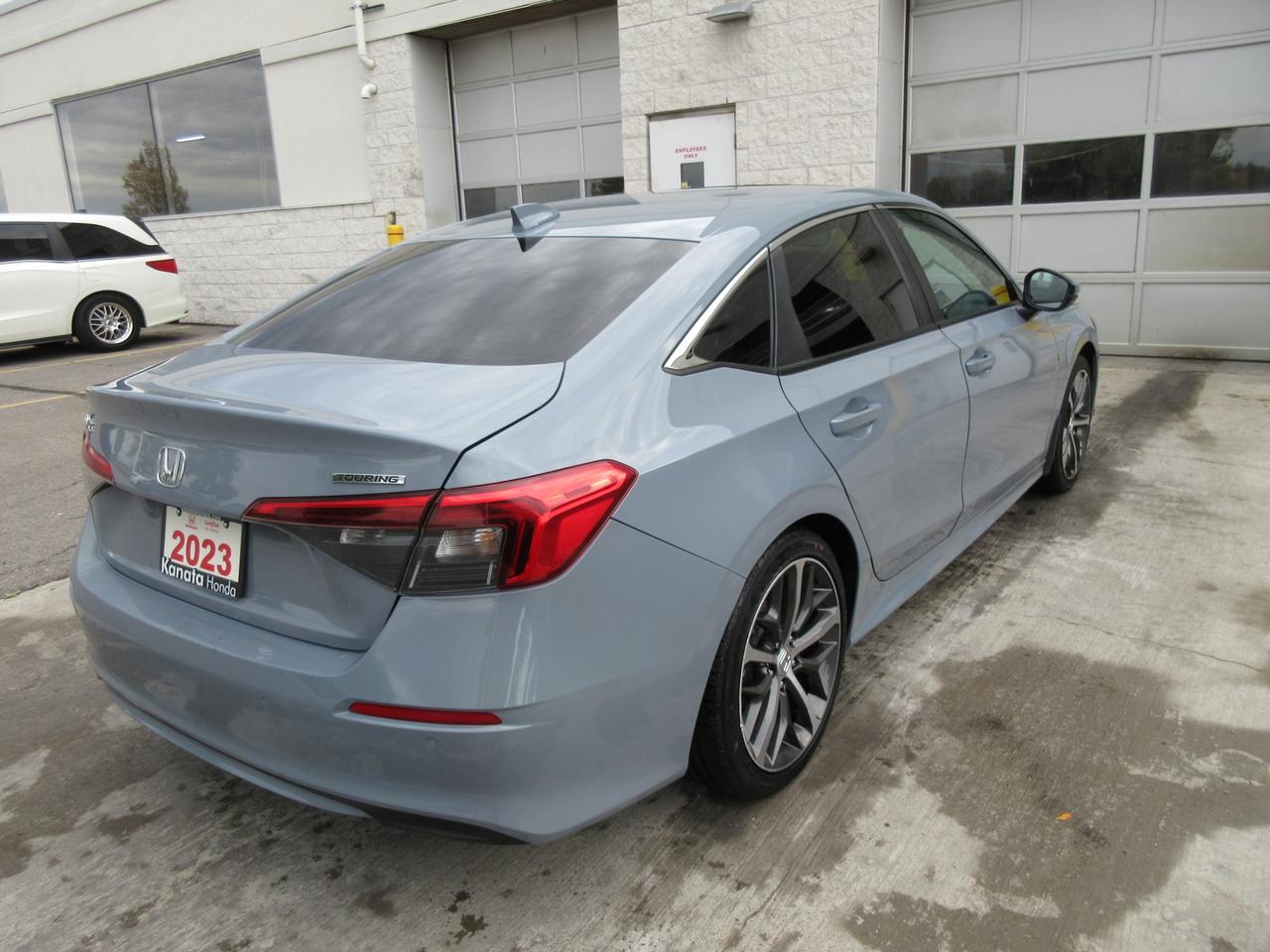 2023 Honda Civic Touring 4dr Sedan Photo