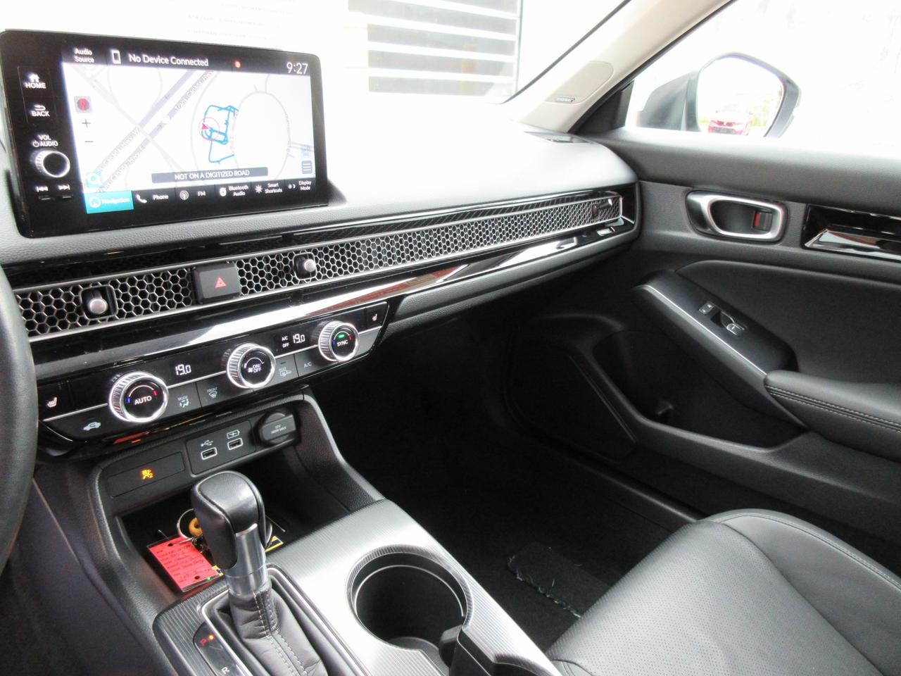 2023 Honda Civic Touring 4dr Sedan Photo