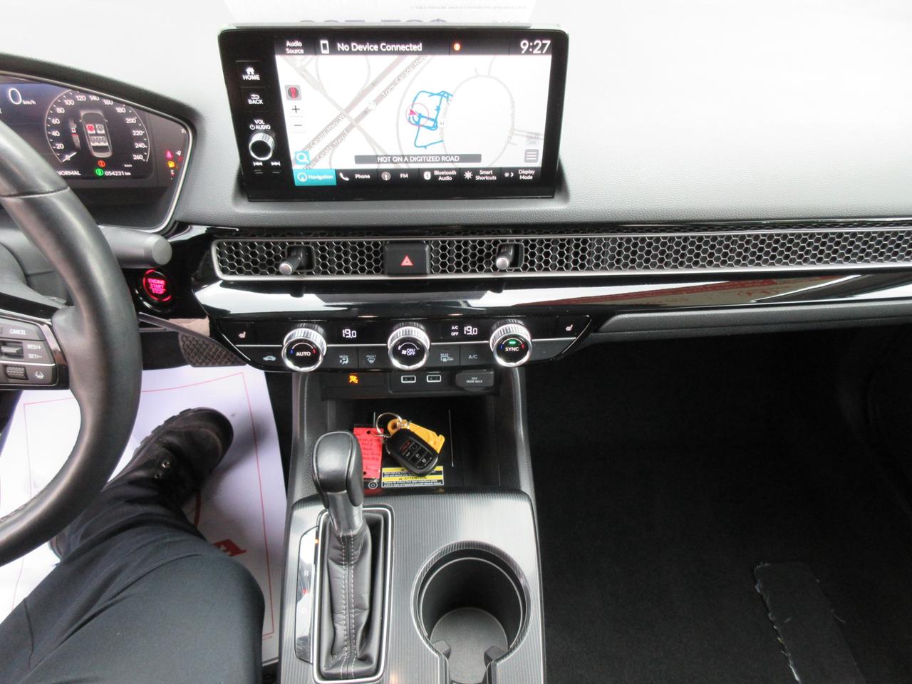 2023 Honda Civic Touring 4dr Sedan Photo