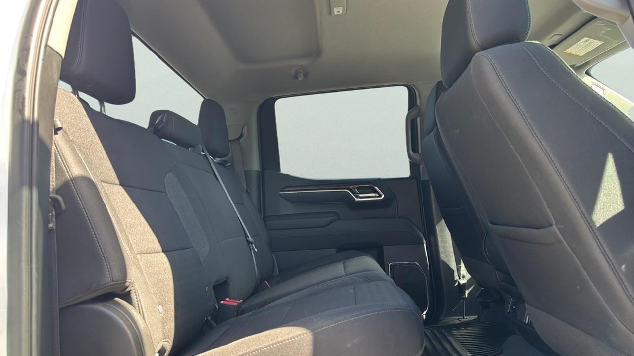 2025 Chevrolet Silverado 1500 LT Photo