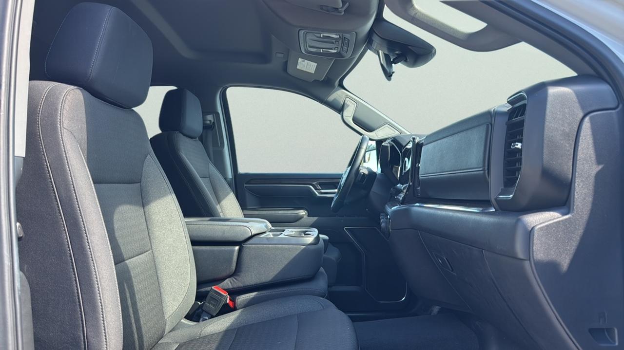 2025 Chevrolet Silverado 1500 LT Photo