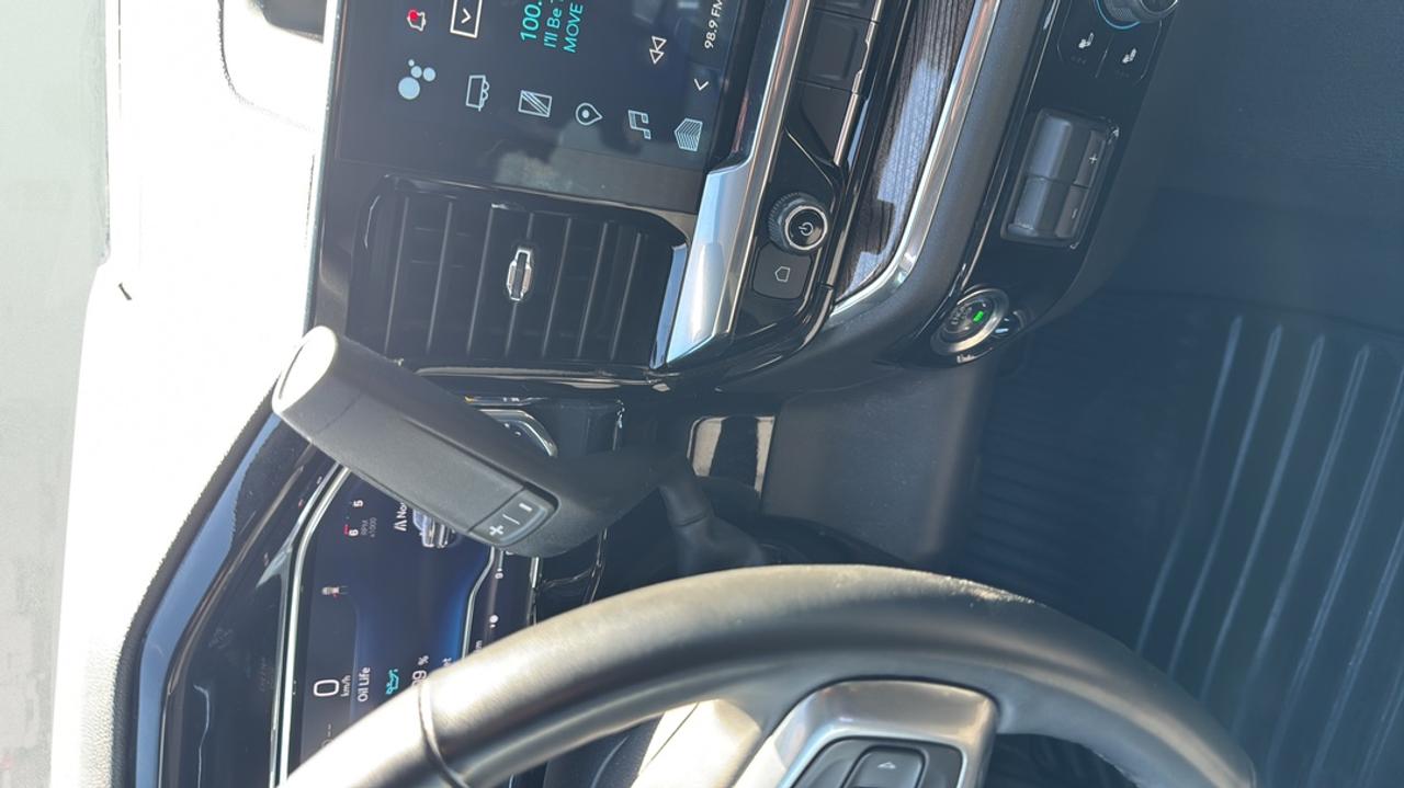2025 Chevrolet Silverado 1500 LT Photo