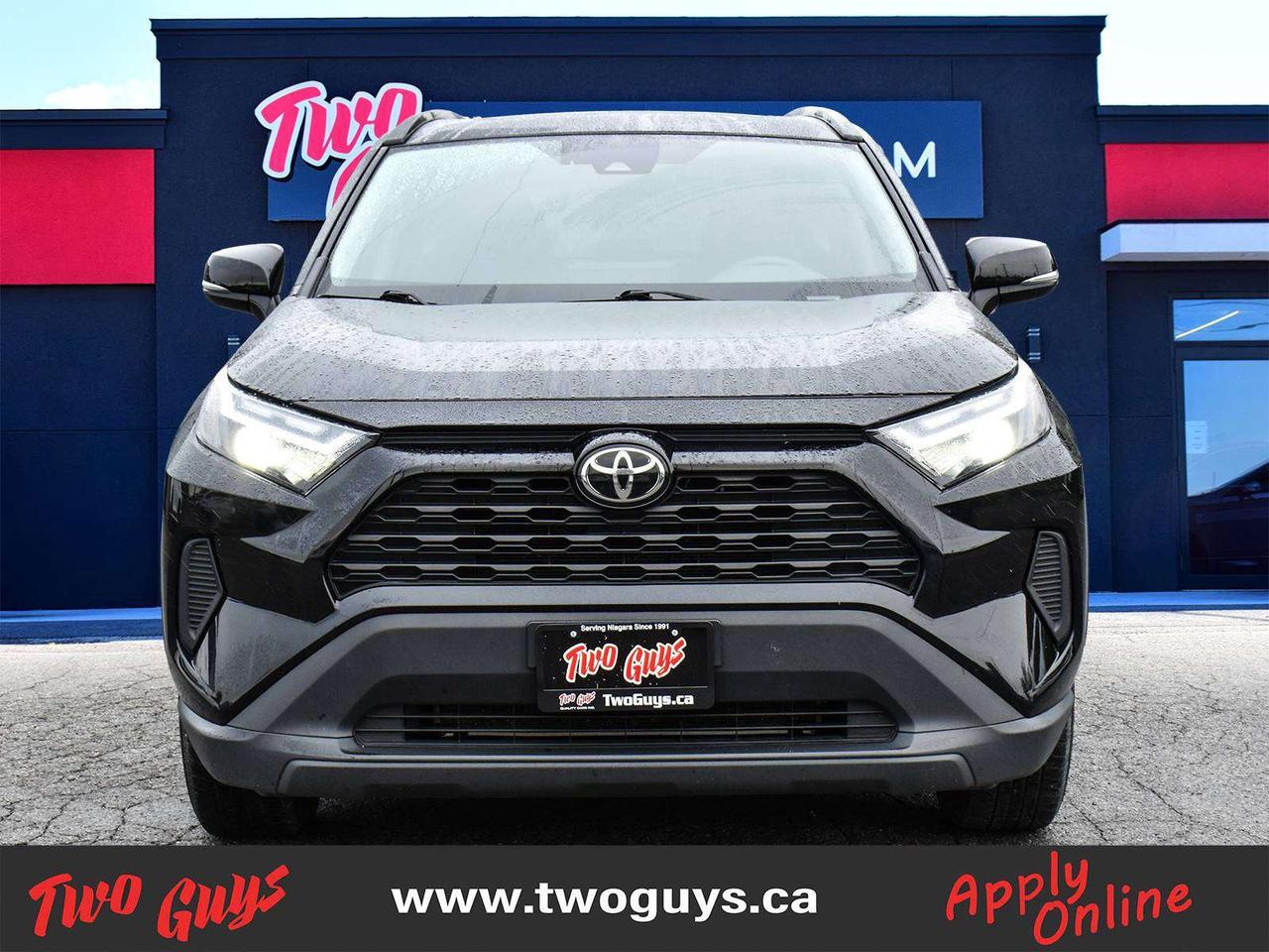 2022 Toyota RAV4 XLE AWD Sunroof Leather Back Up Camera Photo4
