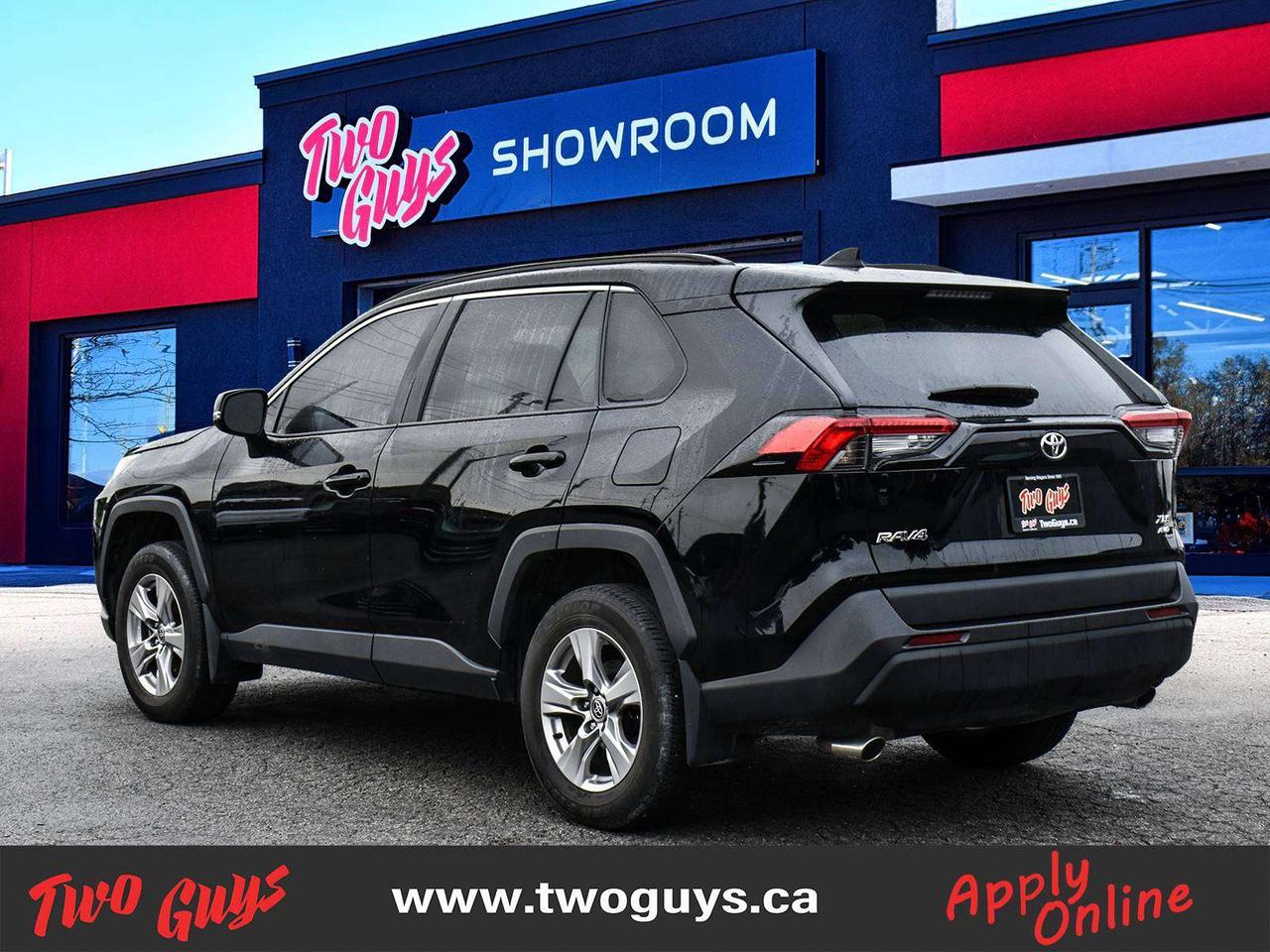 2022 Toyota RAV4 XLE AWD Sunroof Leather Back Up Camera Photo