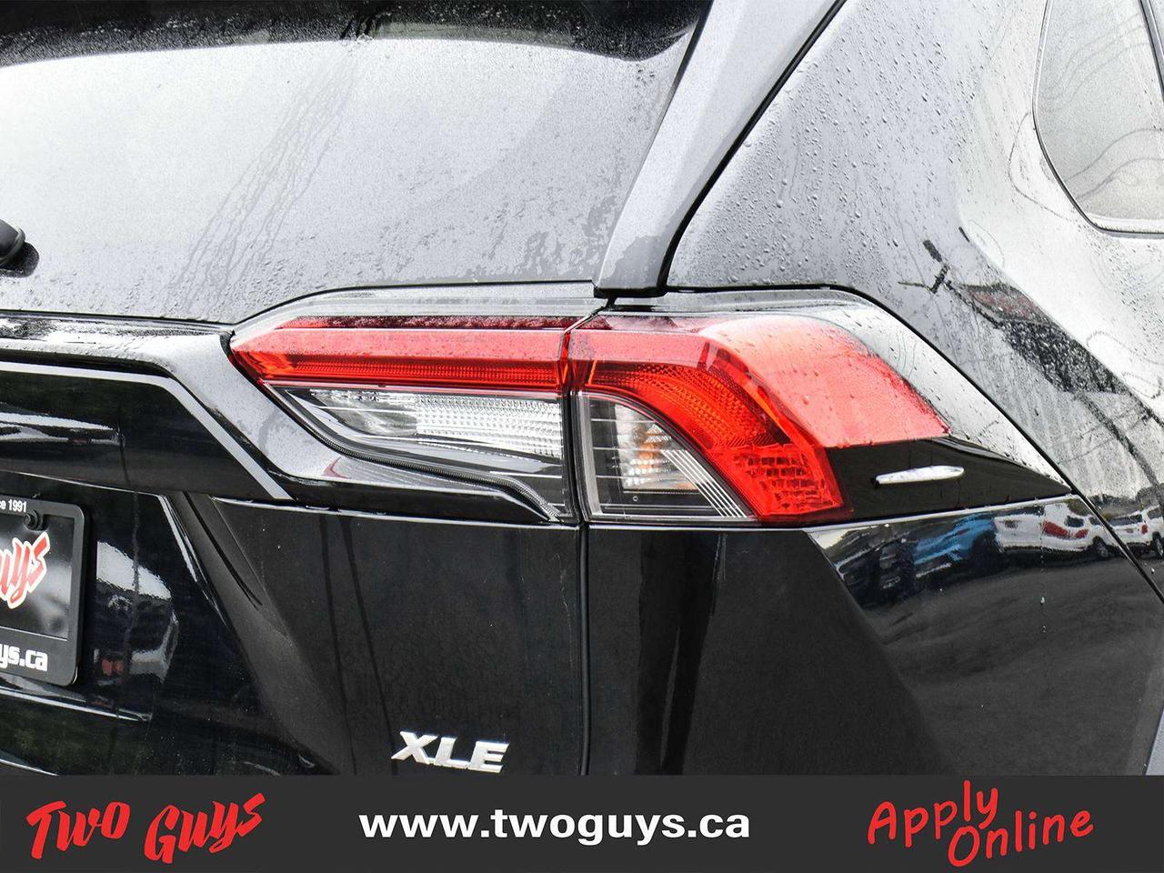 2022 Toyota RAV4 XLE AWD Sunroof Leather Back Up Camera Photo