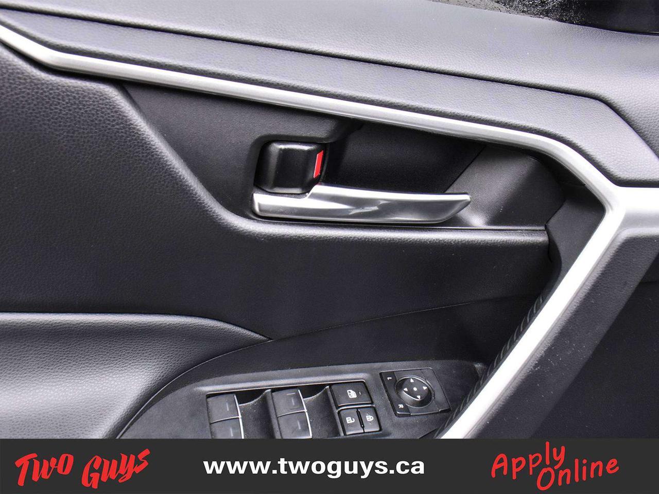 2022 Toyota RAV4 XLE AWD Sunroof Leather Back Up Camera Photo
