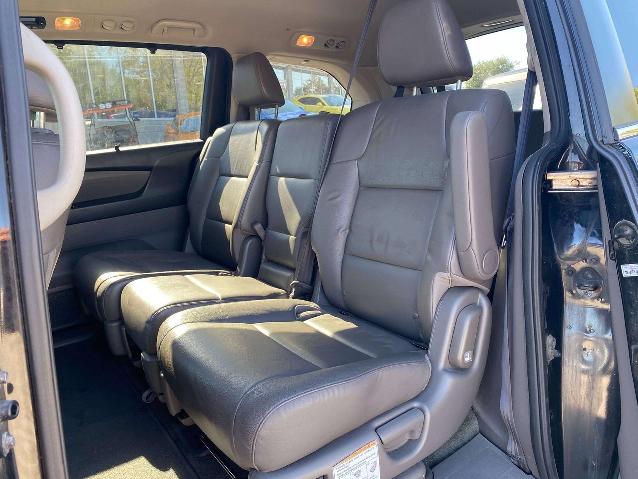 2016 Honda Odyssey EX-L, 8 PASS, CLEAN CARFAX, LEATHER, POWER DOORS! Photo