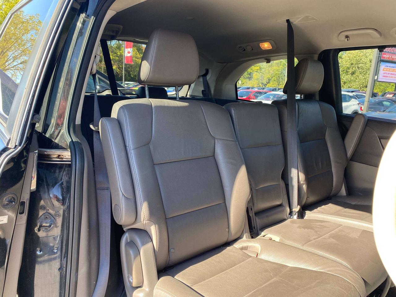 2016 Honda Odyssey EX-L, 8 PASS, CLEAN CARFAX, LEATHER, POWER DOORS! Photo