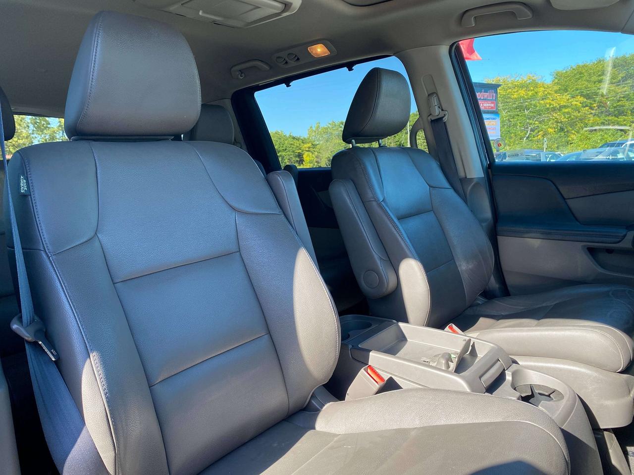 2016 Honda Odyssey EX-L, 8 PASS, CLEAN CARFAX, LEATHER, POWER DOORS! Photo