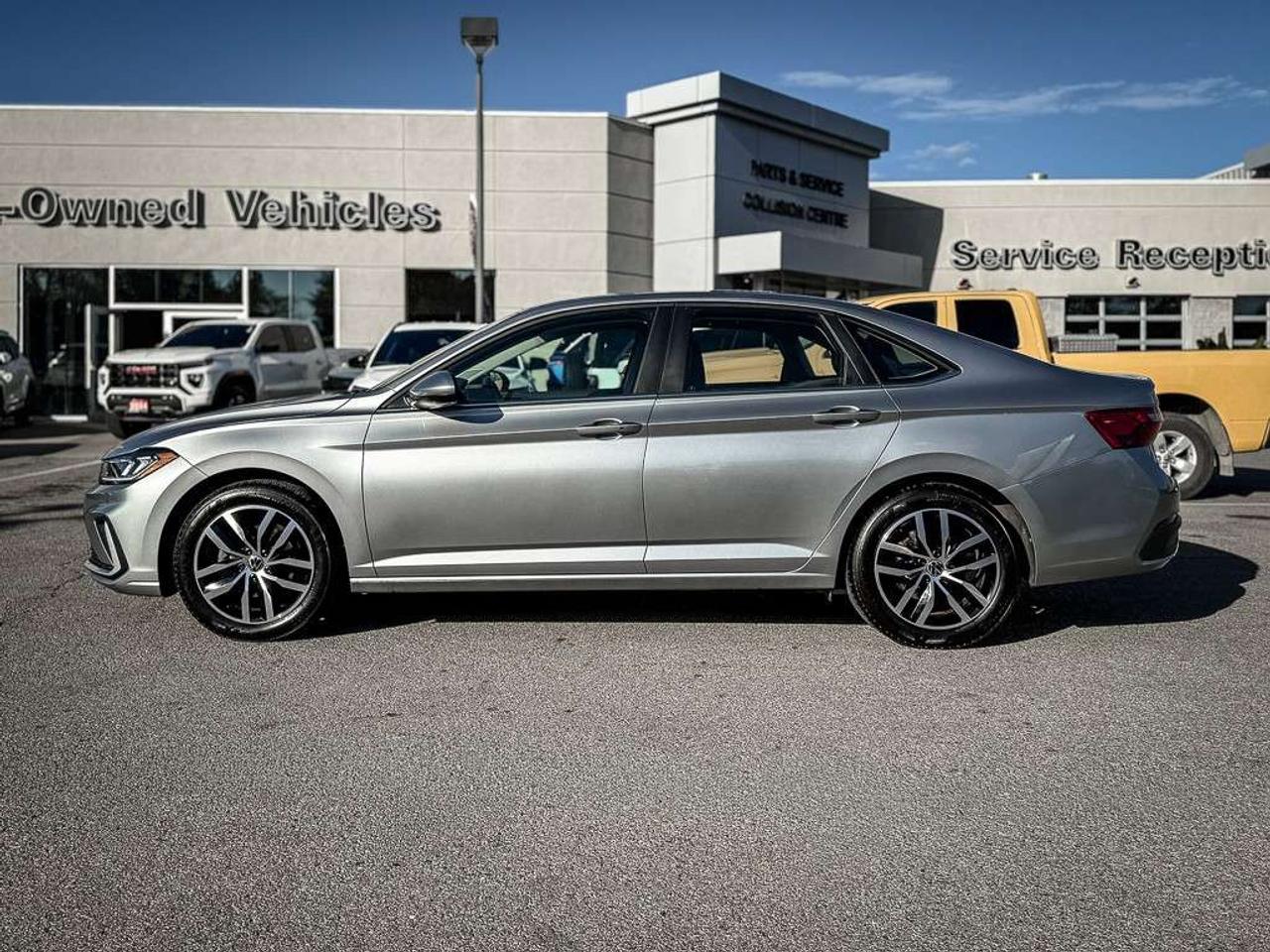 2025 Volkswagen Jetta Comfortline   HEATED SEATS & STEERING WHEEL   REMOTE START   ADAPTIVE CRUISE   WIRELESS APPLE CARPLAY Photo