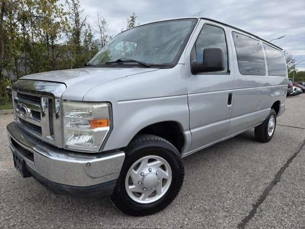 2012 Ford Econoline XLT 12 PASSENGER-CERTIFIED-NO ACCIDENTS! Photo