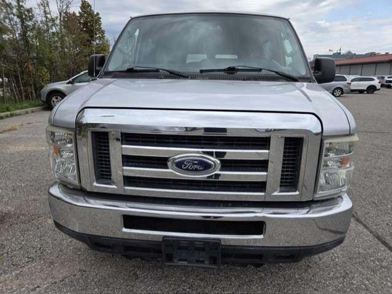 2012 Ford Econoline XLT 12 PASSENGER-CERTIFIED-NO ACCIDENTS! Photo