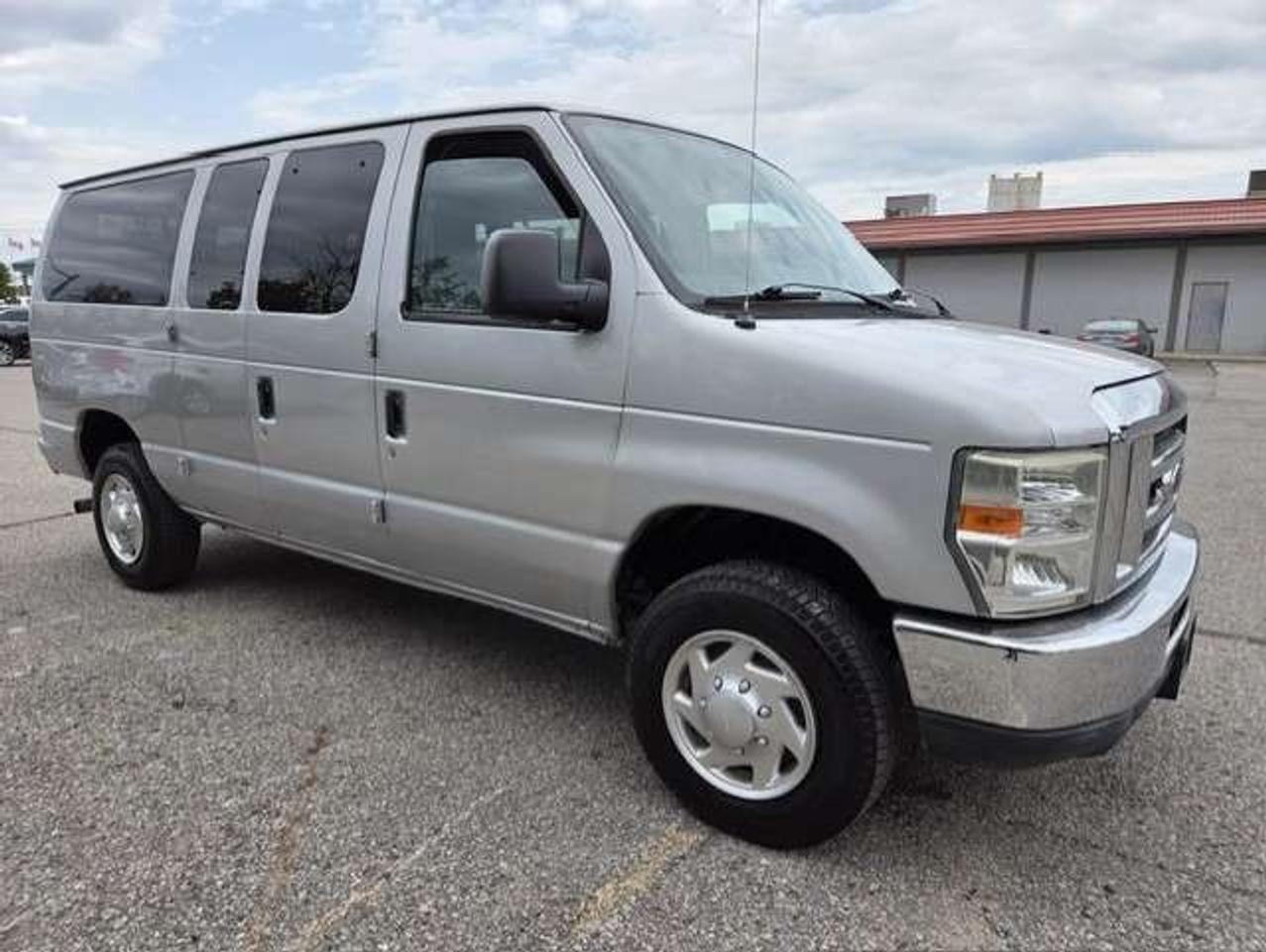 2012 Ford Econoline XLT 12 PASSENGER-CERTIFIED-NO ACCIDENTS! Photo