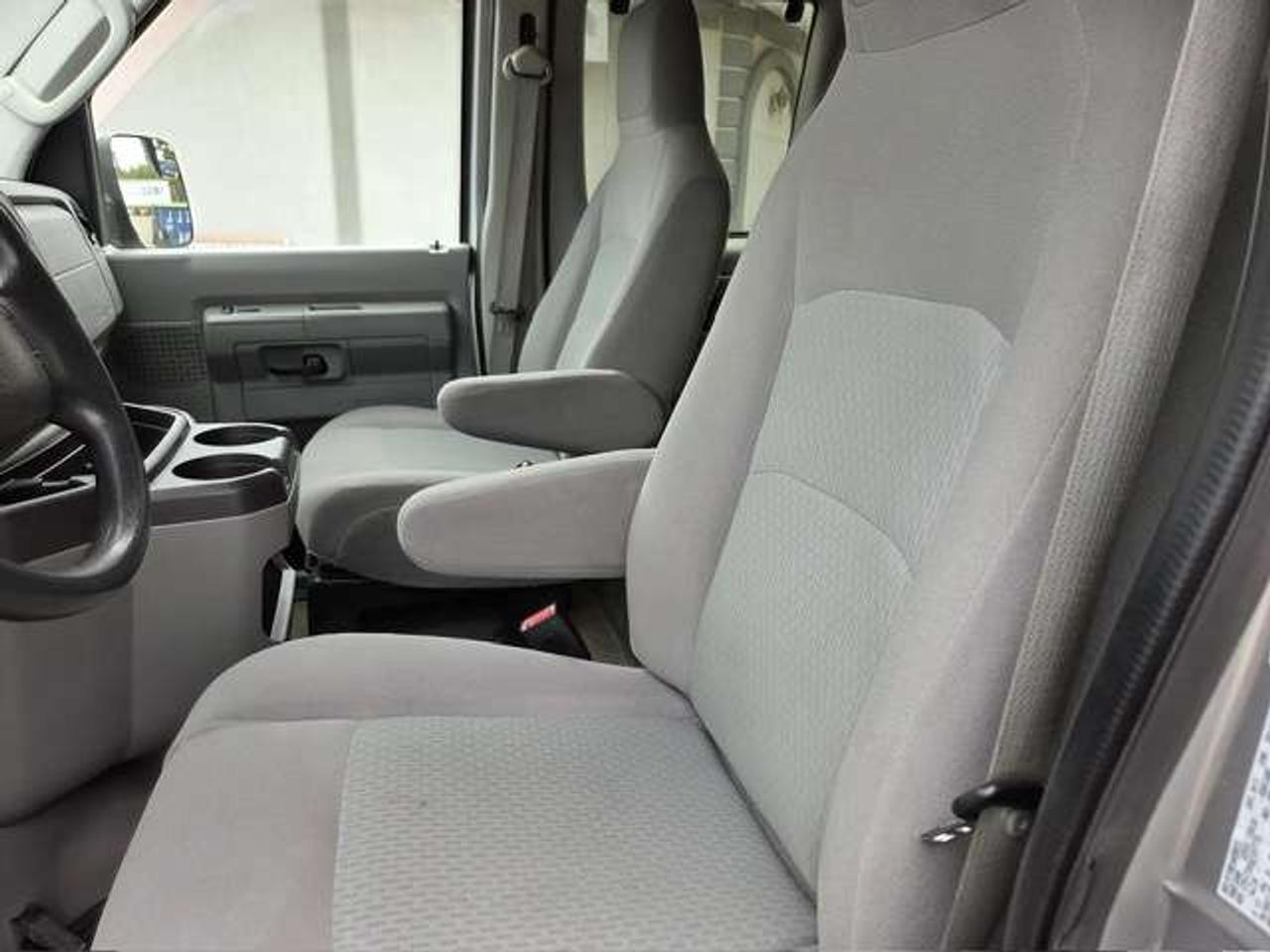 2012 Ford Econoline XLT 12 PASSENGER-CERTIFIED-NO ACCIDENTS! Photo
