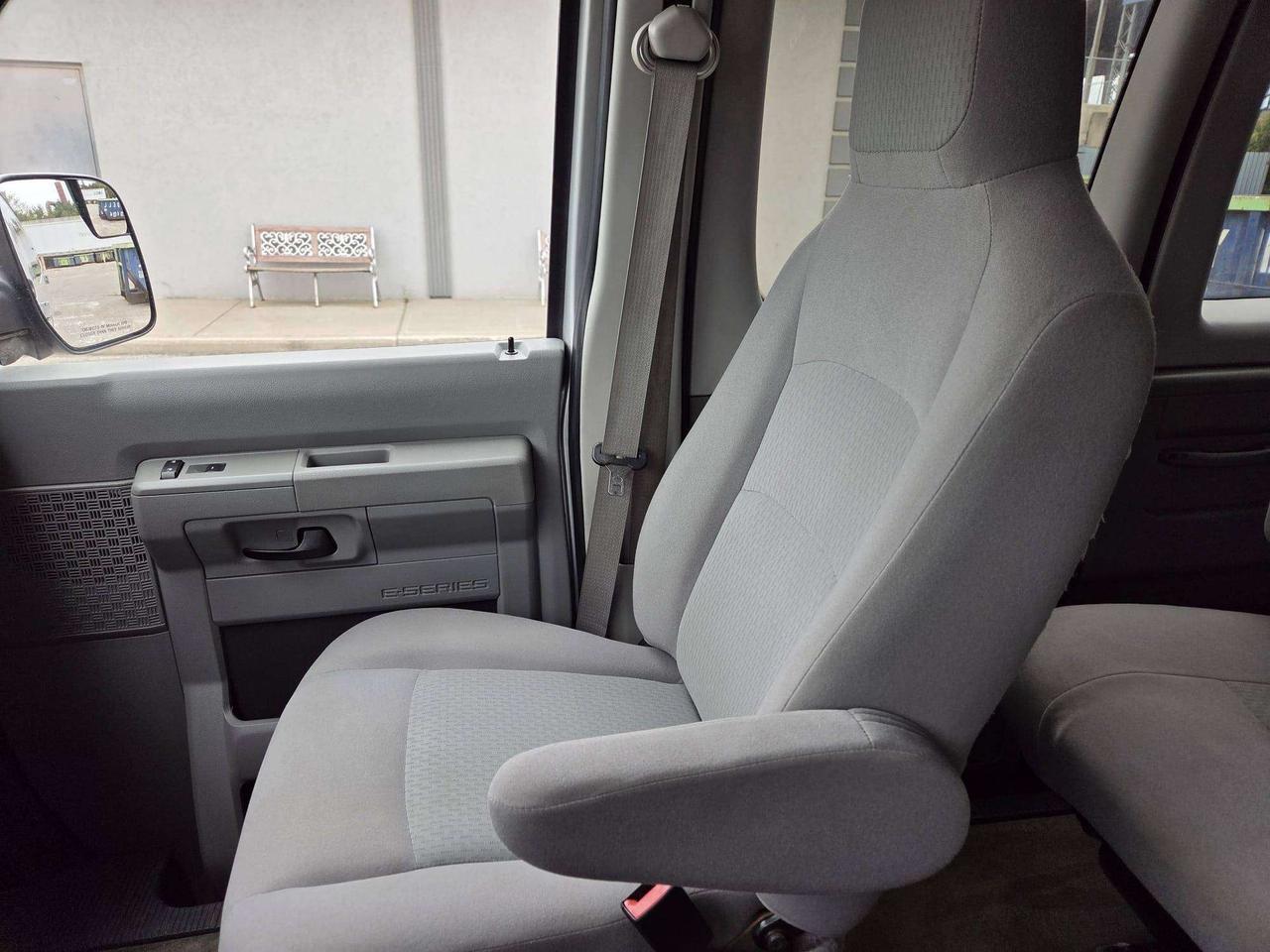 2012 Ford Econoline XLT 12 PASSENGER-CERTIFIED-NO ACCIDENTS! Photo