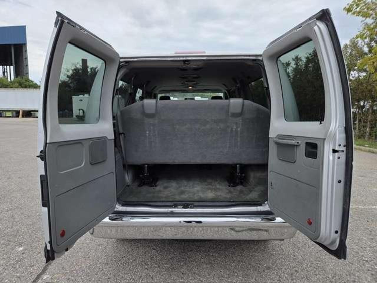 2012 Ford Econoline XLT 12 PASSENGER-CERTIFIED-NO ACCIDENTS! Photo