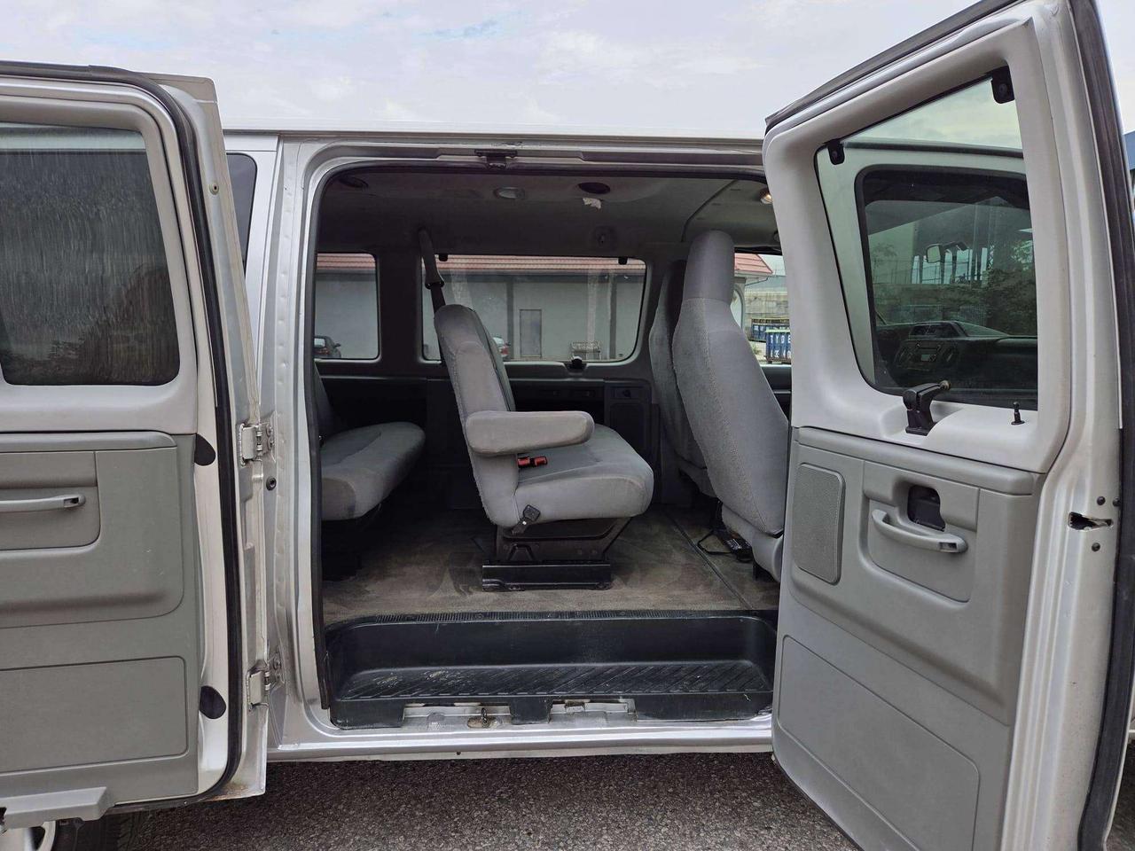 2012 Ford Econoline XLT 12 PASSENGER-CERTIFIED-NO ACCIDENTS! Photo
