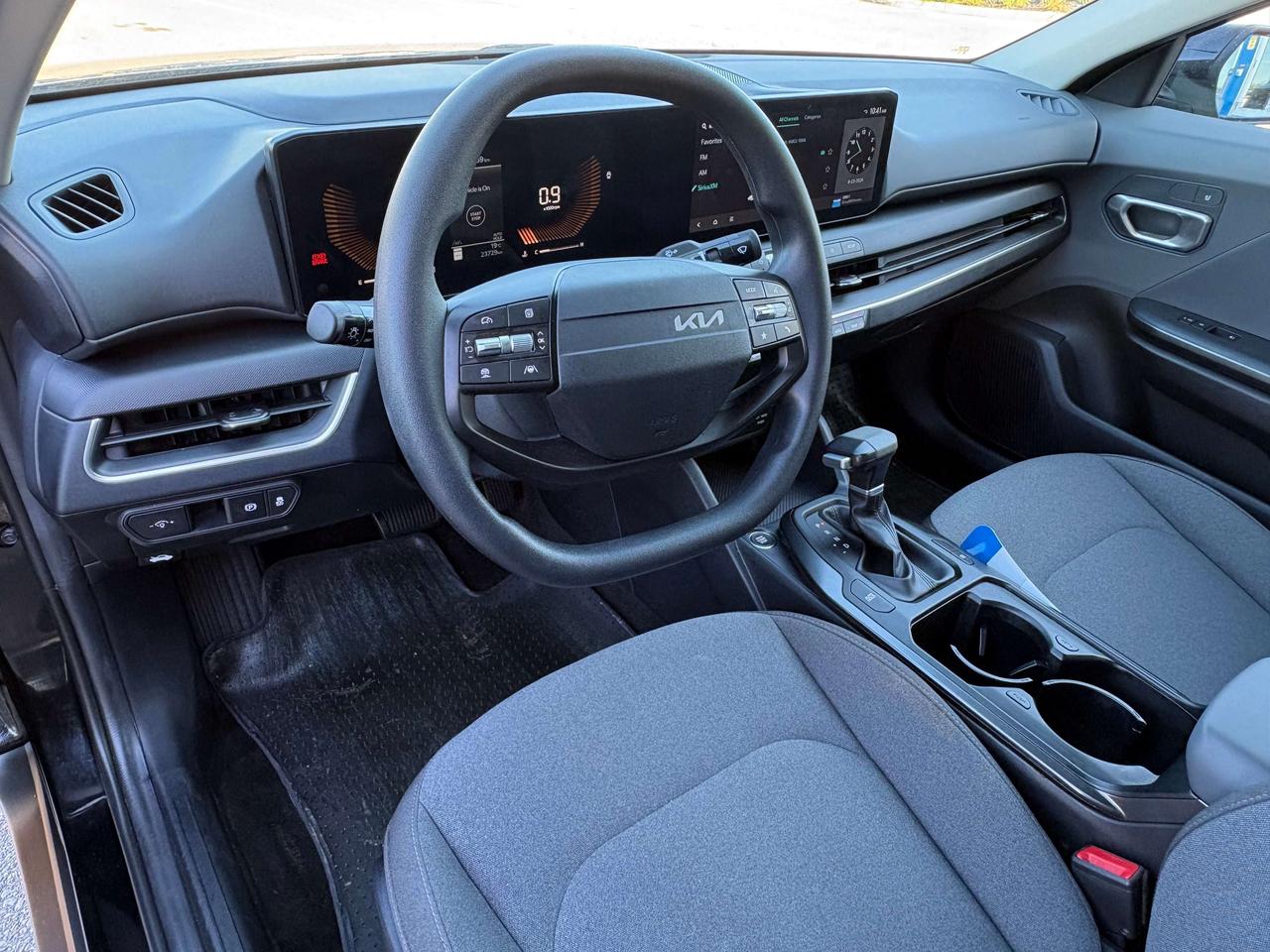 2025 Kia K4 LX   Clean Carfax Photo