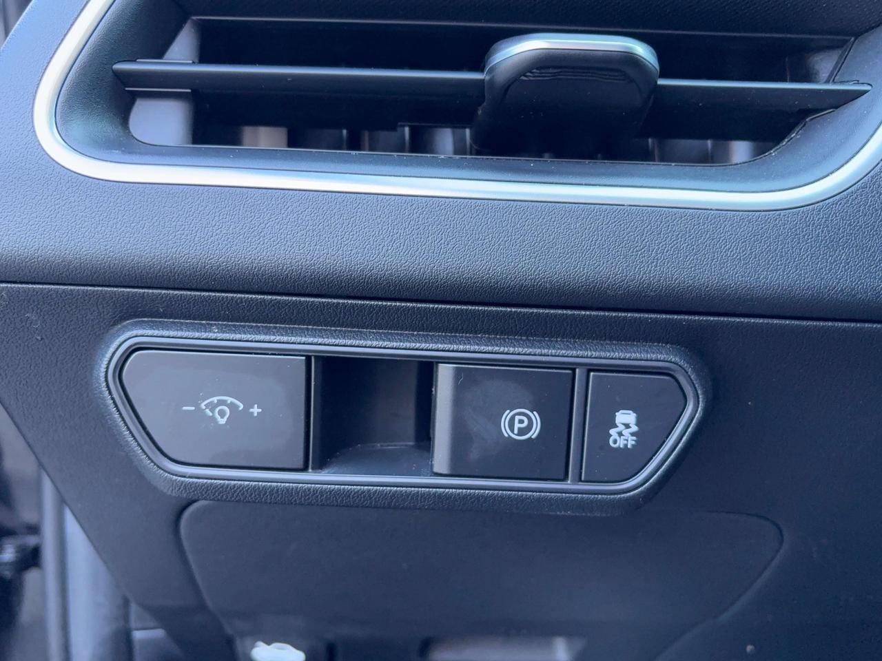 2025 Kia K4 LX   Clean Carfax Photo