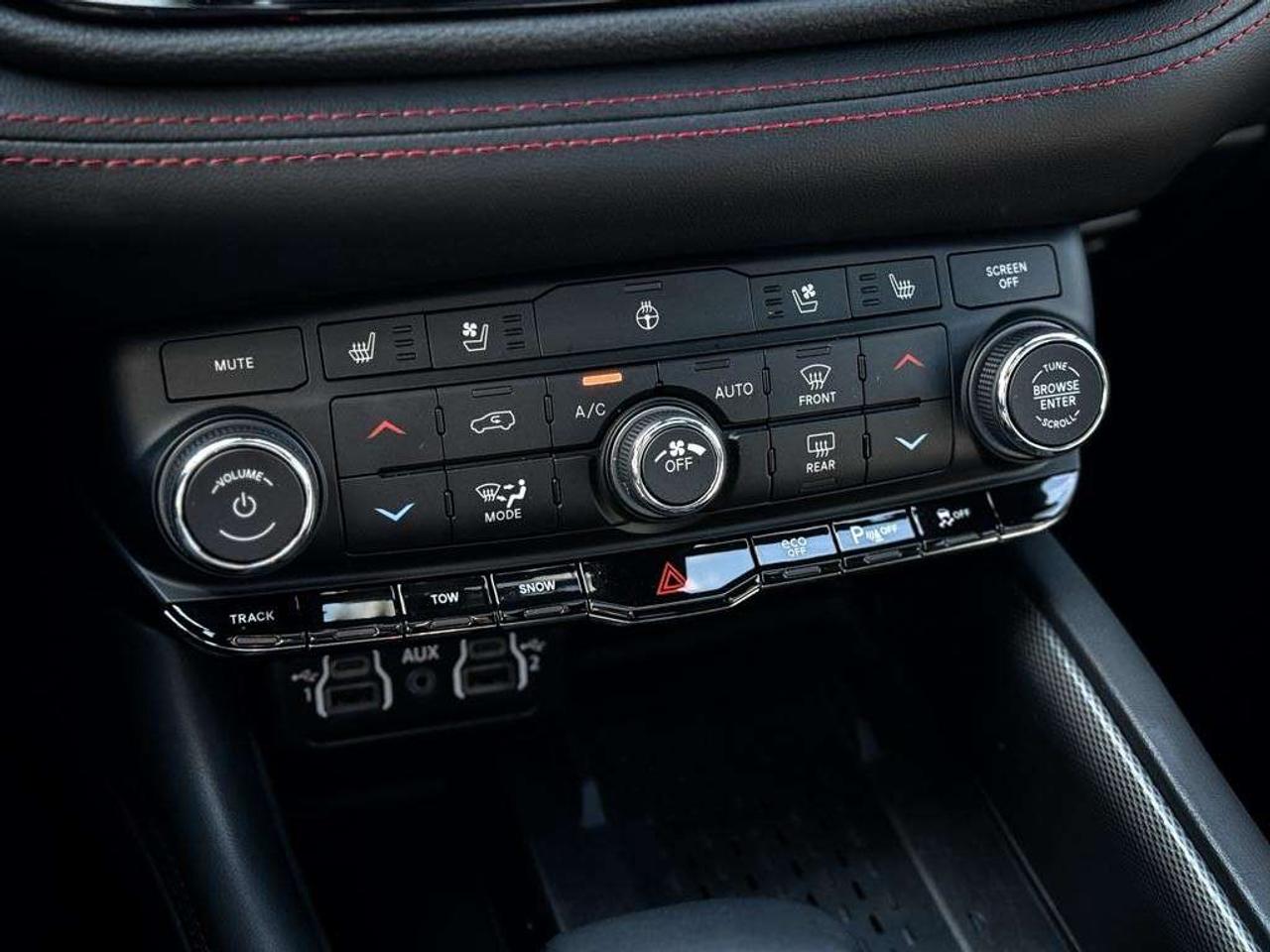 2026 Dodge Durango GT HEMI V8   BLACKTOP   TOW ’N GO   SUNROOF   HEATED/VENTILATED LEATHER   BREMBO BRAKES Photo