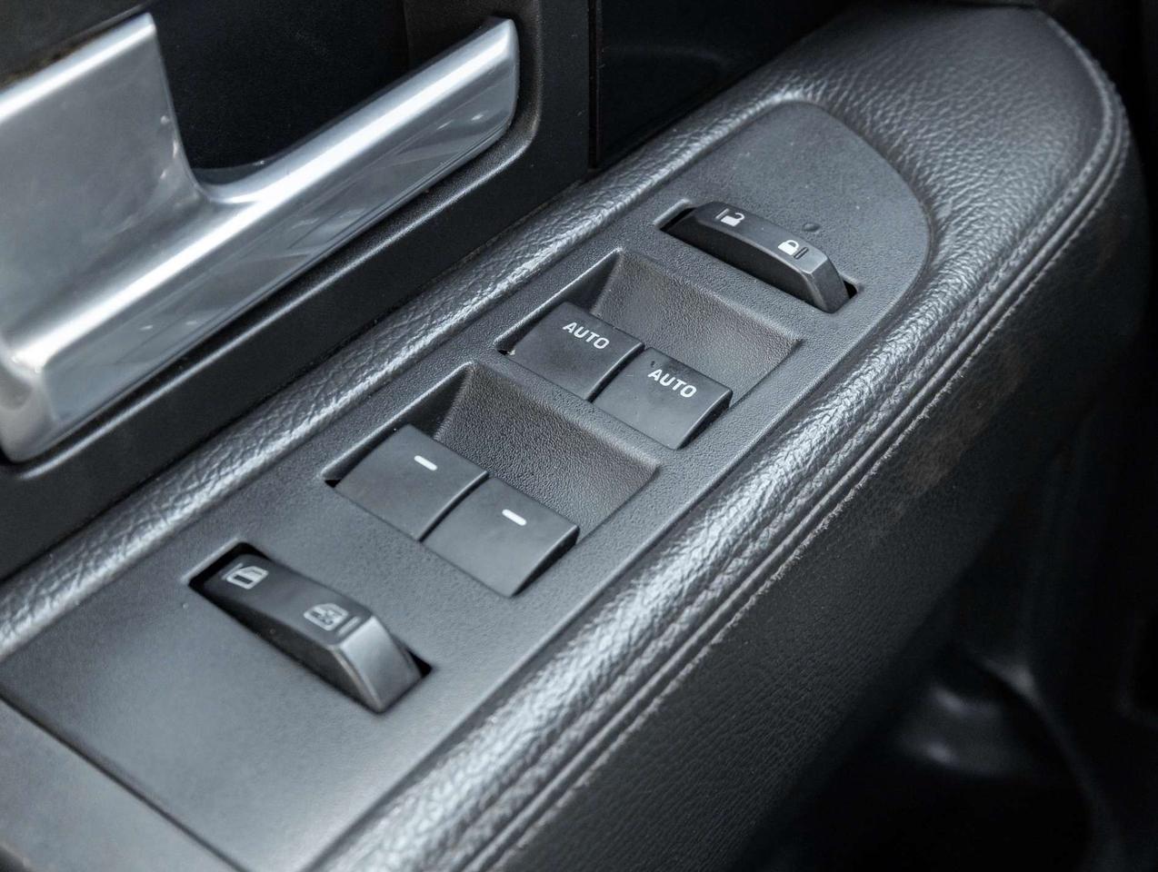 2012 Ford F-150 4WD SuperCrew 145 Lariat Photo