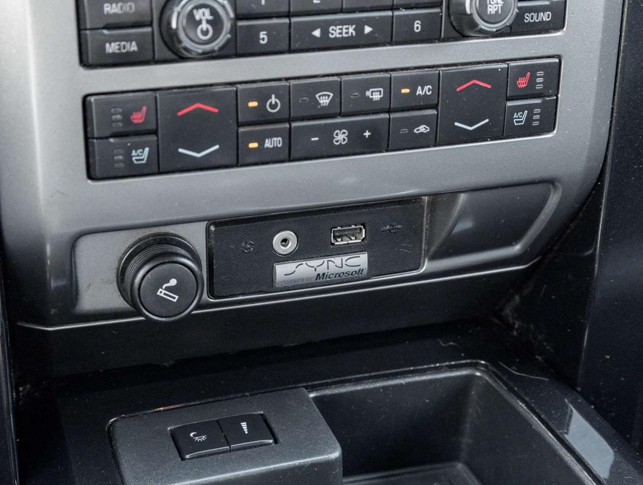 2012 Ford F-150 4WD SuperCrew 145 Lariat Photo
