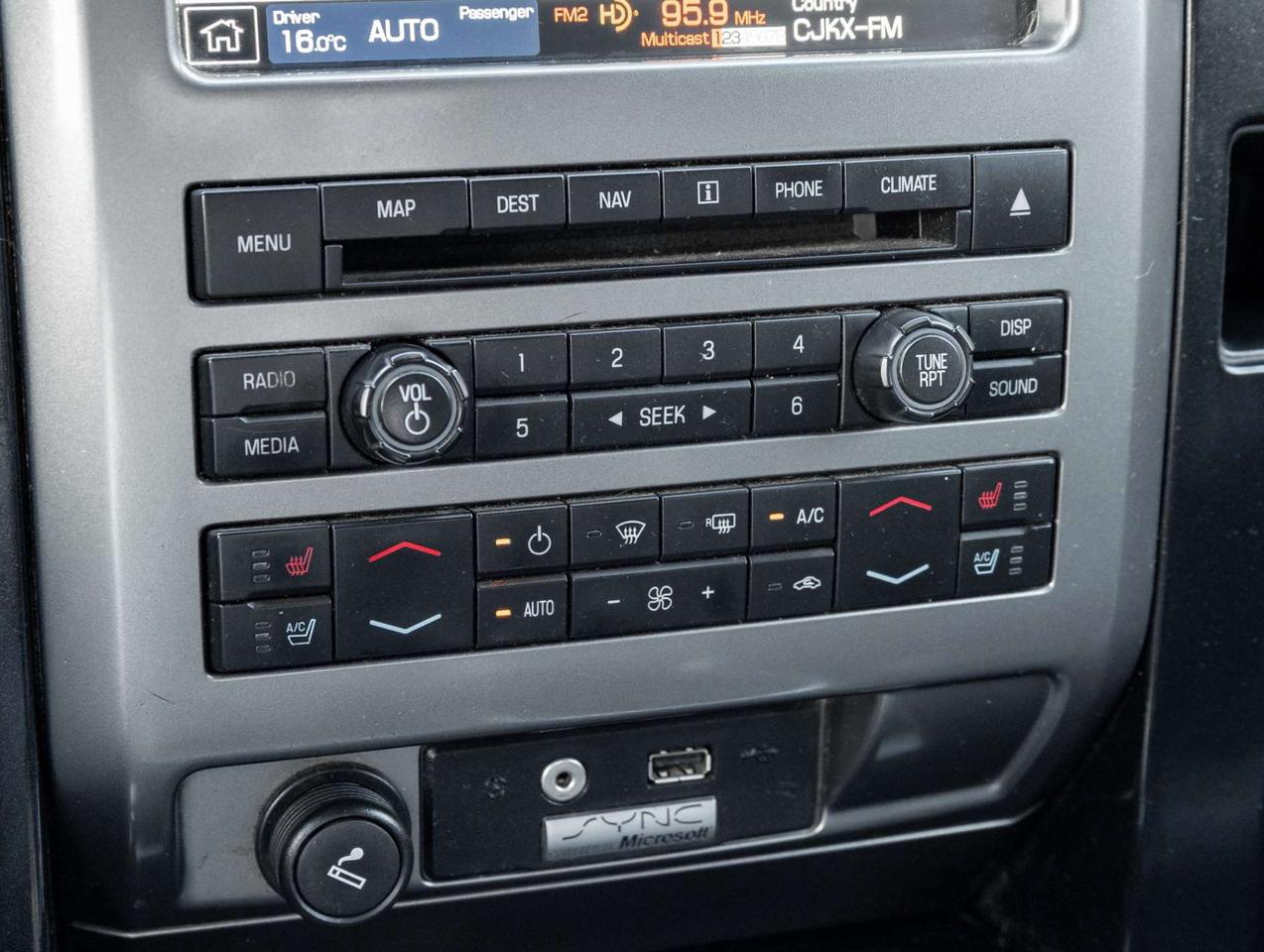 2012 Ford F-150 4WD SuperCrew 145 Lariat Photo