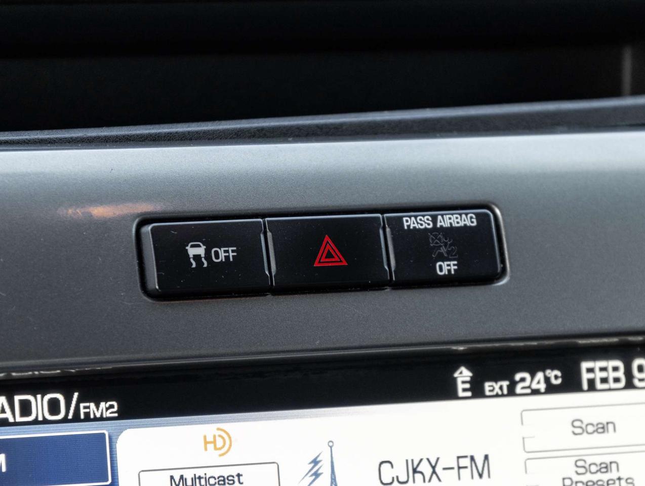 2012 Ford F-150 4WD SuperCrew 145 Lariat Photo