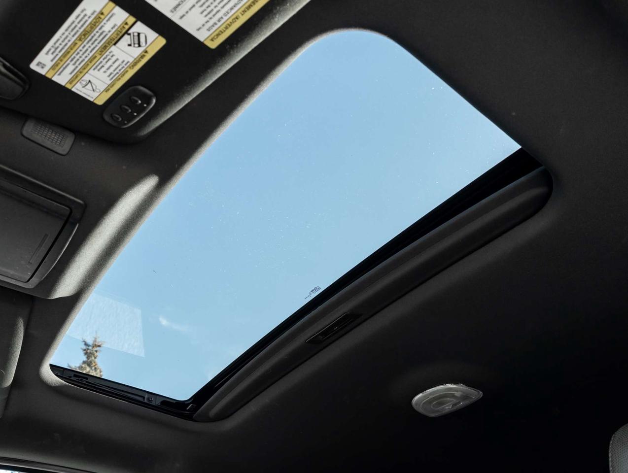 2012 Ford F-150 4WD SuperCrew 145 Lariat Photo
