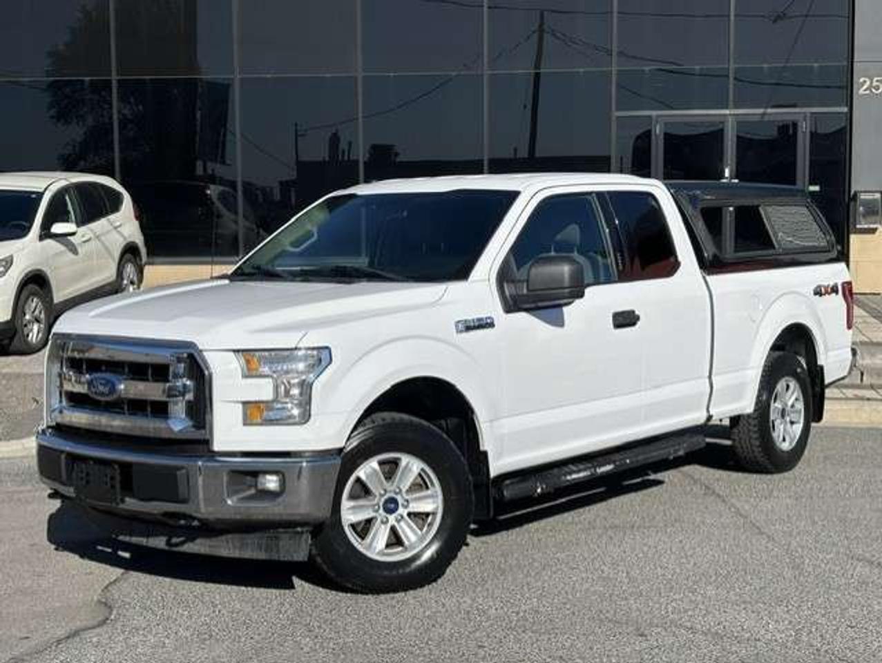 2017 Ford F-150 XLT 4X4 SUPER CAB-1 OWNER-CERTIFIED-NEW TIRES! Photo1