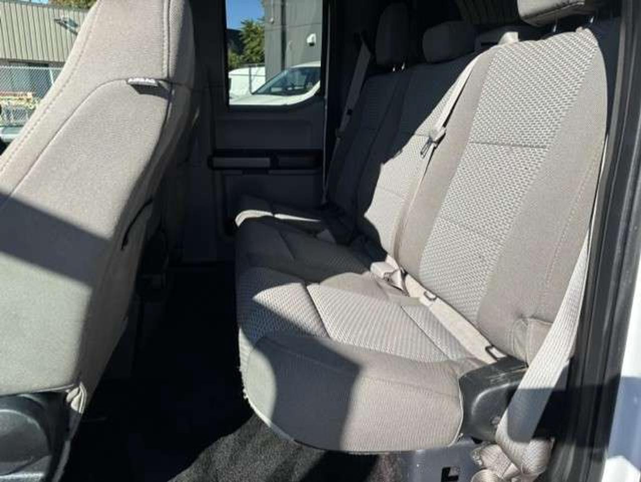 2017 Ford F-150 XLT 4X4 SUPER CAB-1 OWNER-CERTIFIED-NEW TIRES! Photo