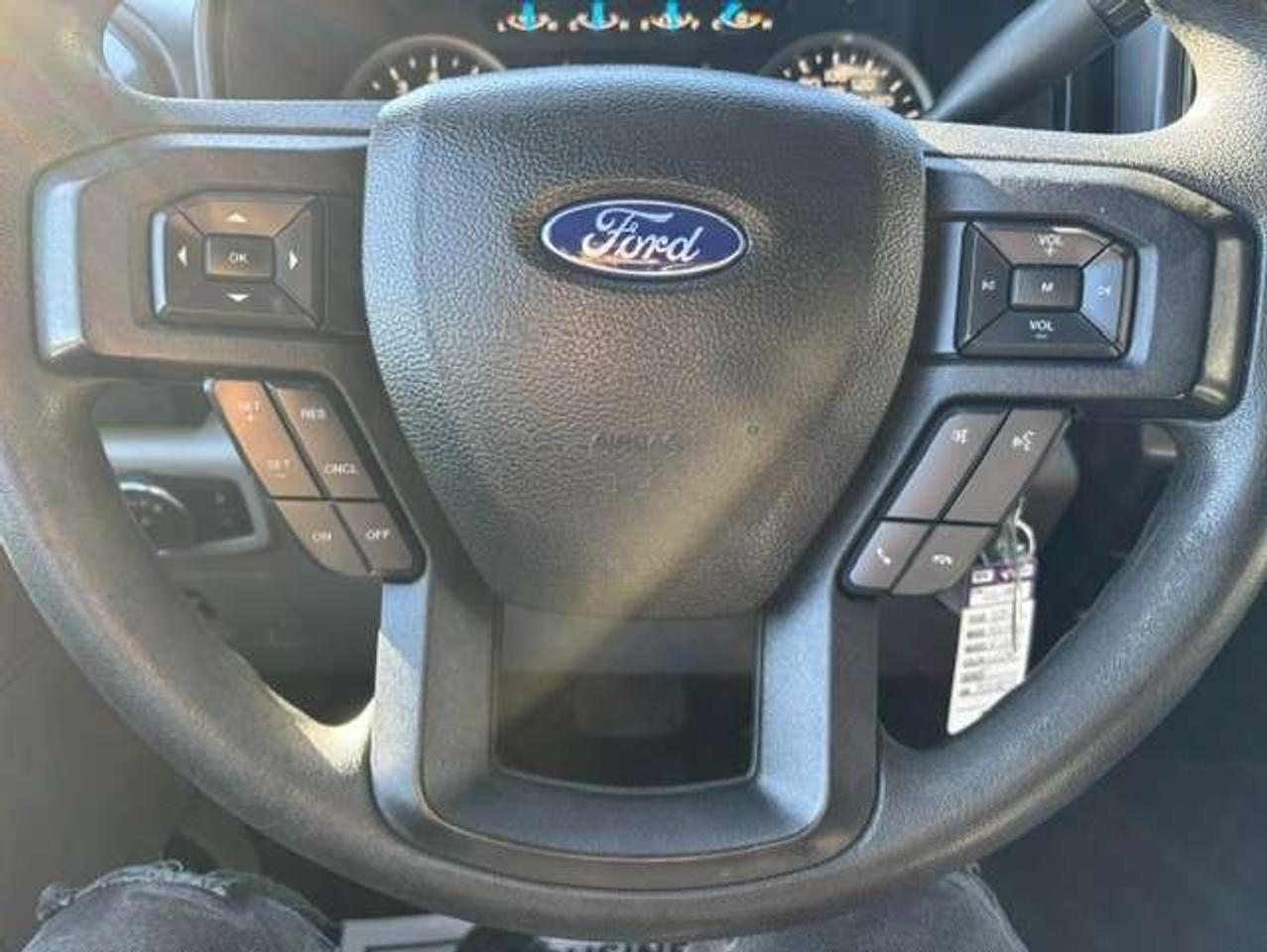 2017 Ford F-150 XLT 4X4 SUPER CAB-1 OWNER-CERTIFIED-NEW TIRES! Photo