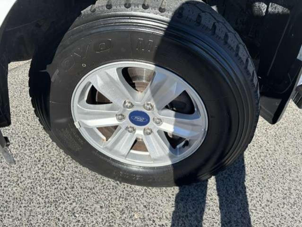 2017 Ford F-150 XLT 4X4 SUPER CAB-1 OWNER-CERTIFIED-NEW TIRES! Photo