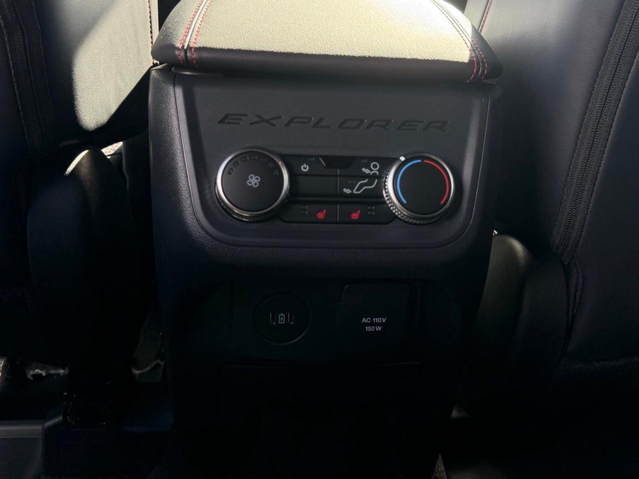 2027 Ford Explorer ST-Line 4WD Photo