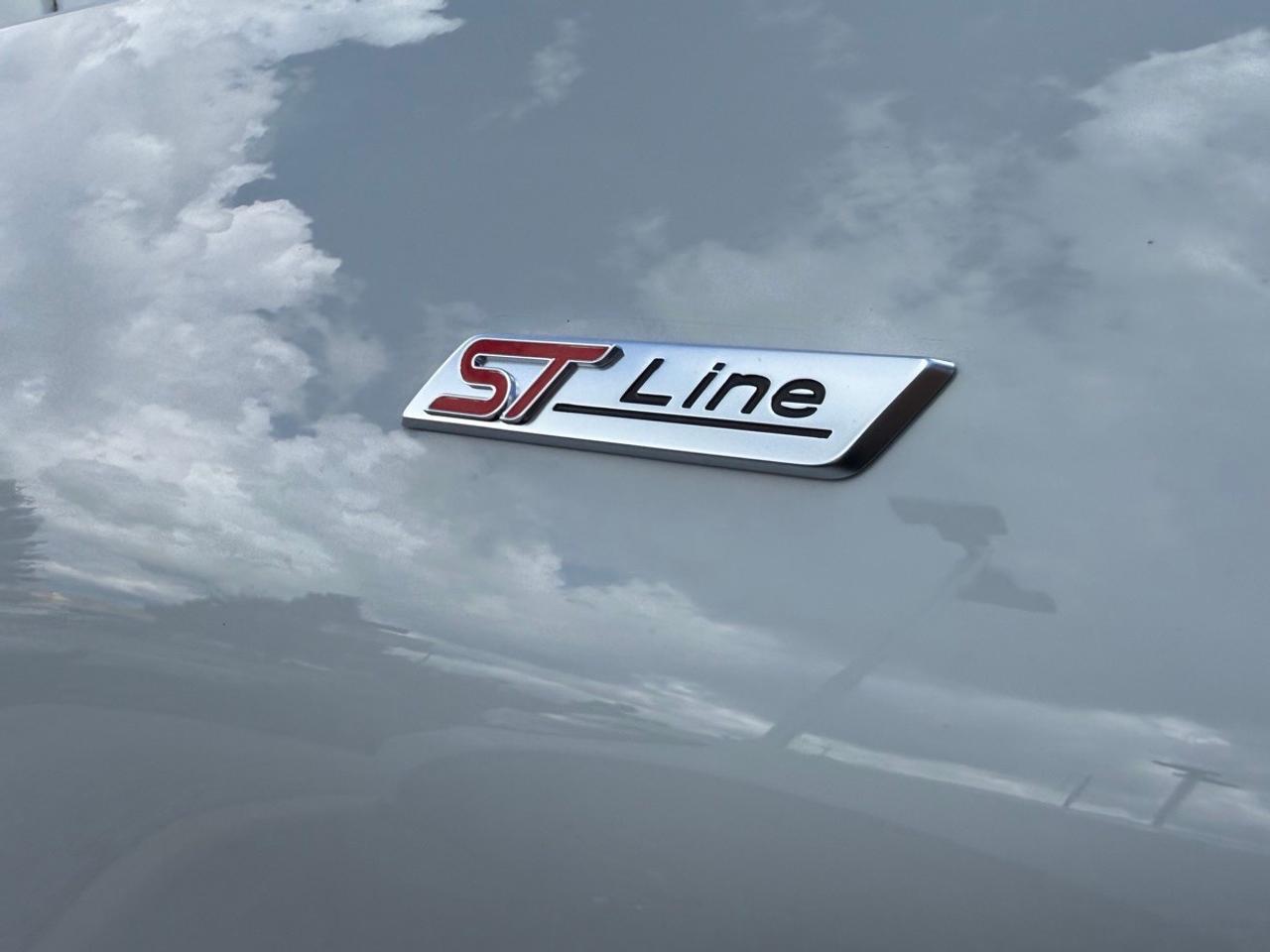 2027 Ford Explorer ST-Line 4WD Photo