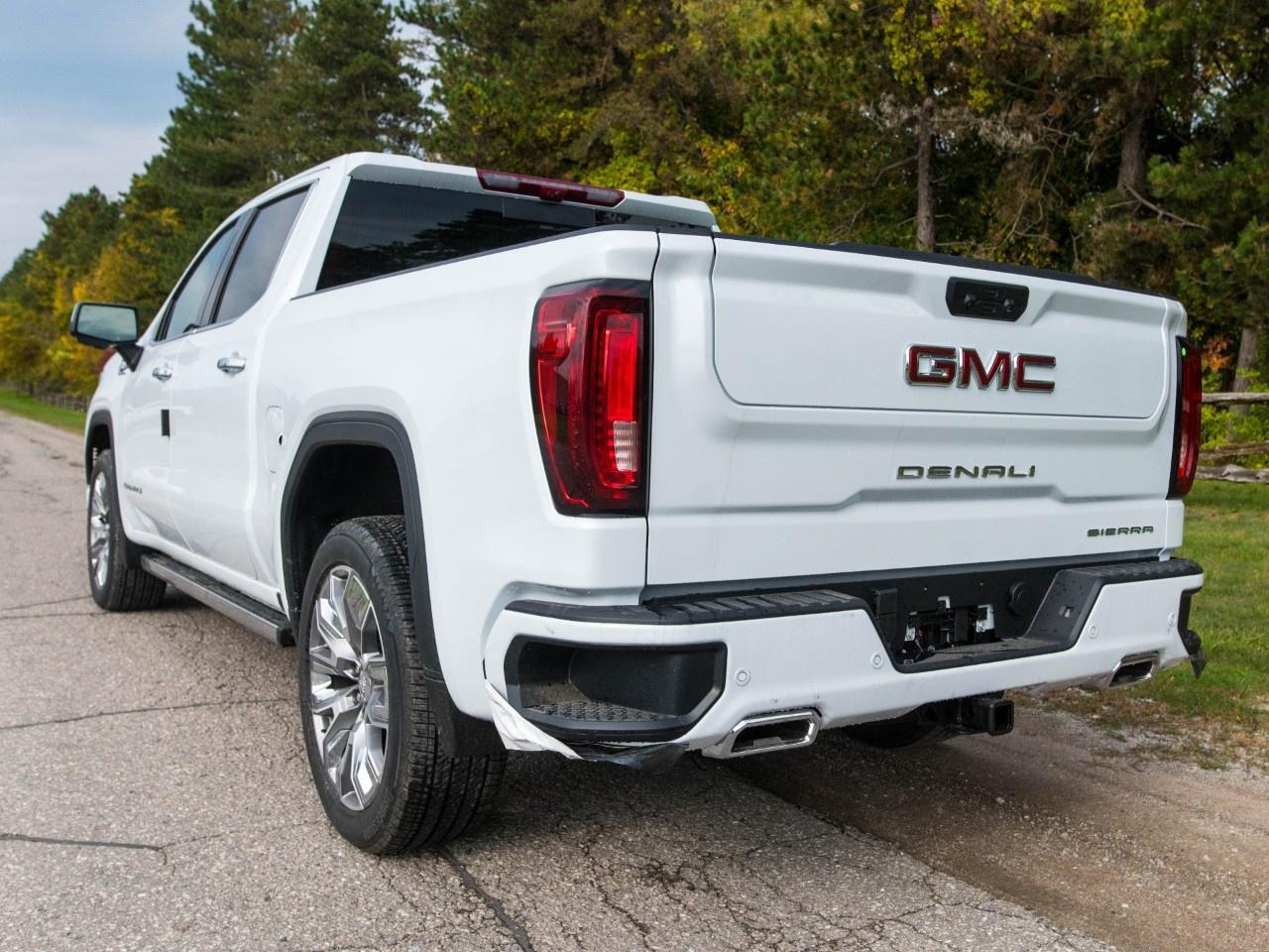2026 GMC Sierra 1500 Crew Cab Short Box 4-Wheel Drive Denali Photo2