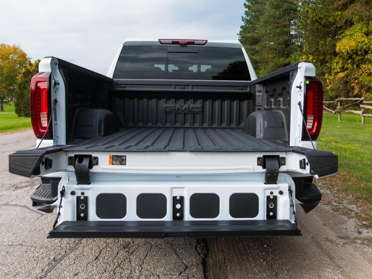 2026 GMC Sierra 1500 Crew Cab Short Box 4-Wheel Drive Denali Photo4