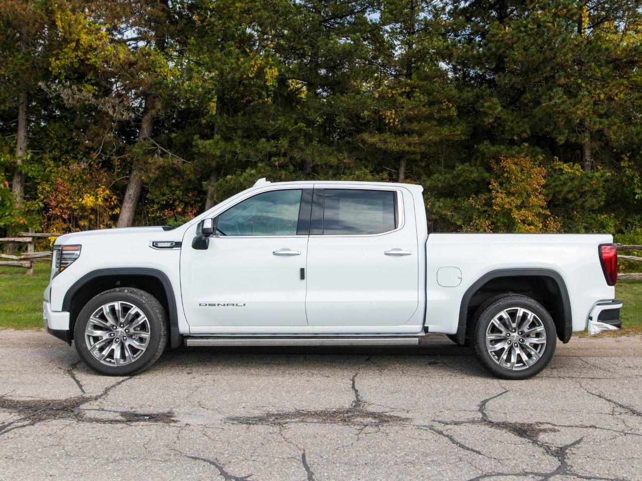 2026 GMC Sierra 1500 Crew Cab Short Box 4-Wheel Drive Denali Photo1
