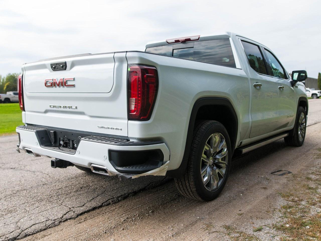 2026 GMC Sierra 1500 Crew Cab Short Box 4-Wheel Drive Denali Photo