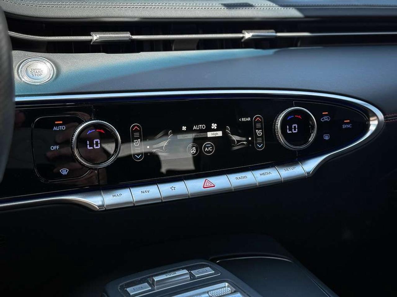 2025 Genesis GV70 3.5T Sport Plus w/eLSD   PANO ROOF   LEXICON AUDIO   DRIVING ASSIST Photo
