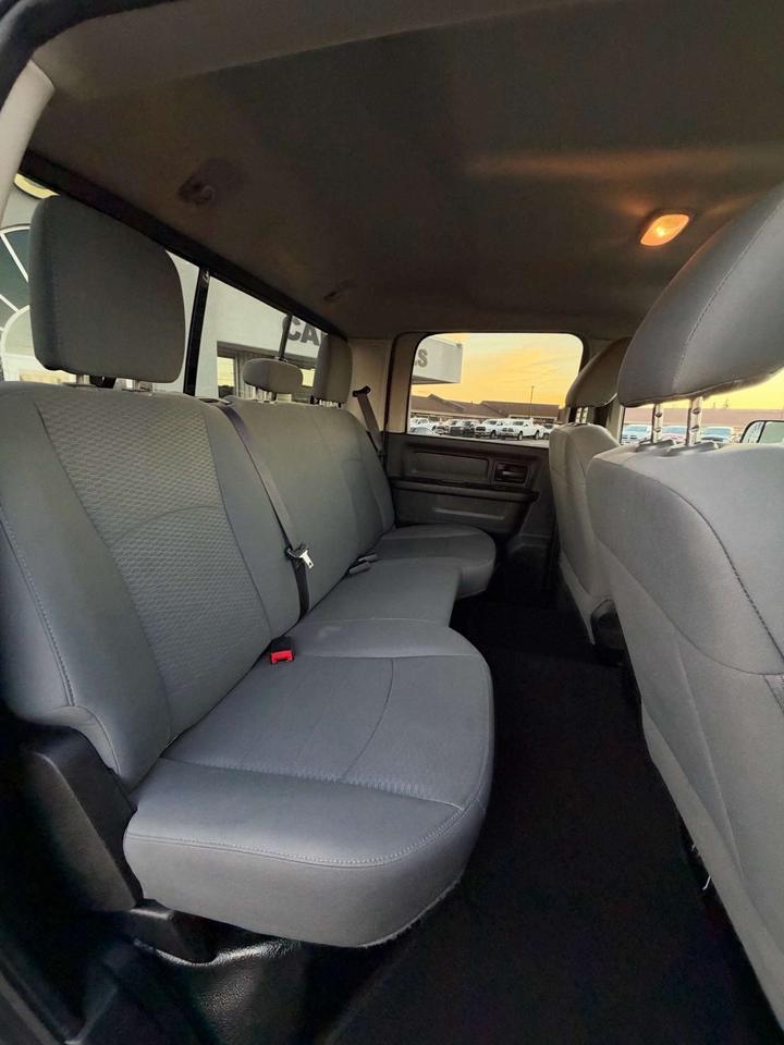 2018 RAM 2500 ST 4x4 Crew Cab 6'4 Box Photo