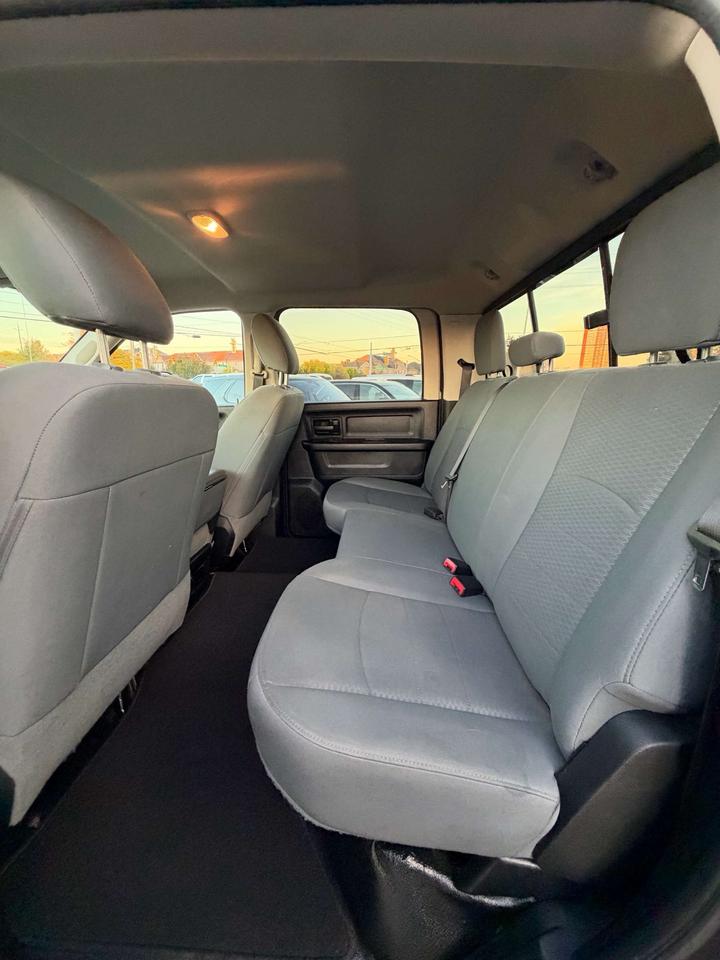 2018 RAM 2500 ST 4x4 Crew Cab 6'4 Box Photo