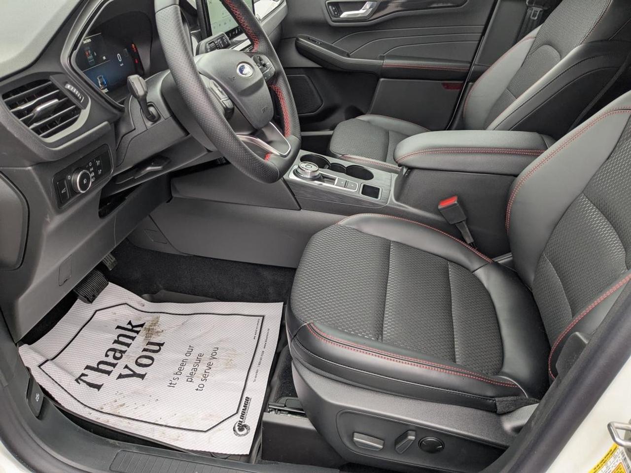 2025 Ford Escape ST-Line Select AWD Photo