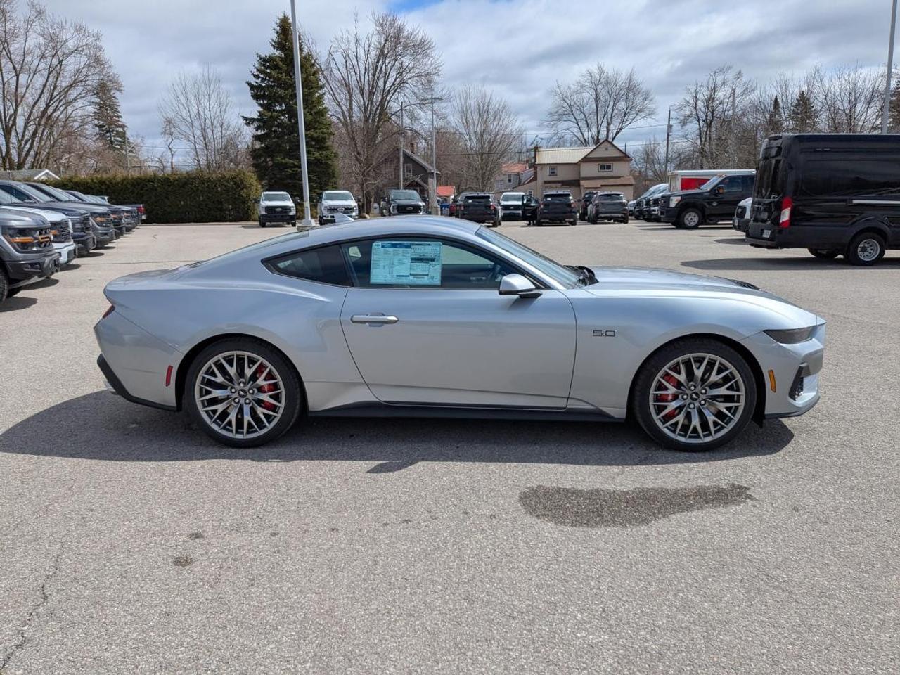 2025 Ford Mustang  Photo